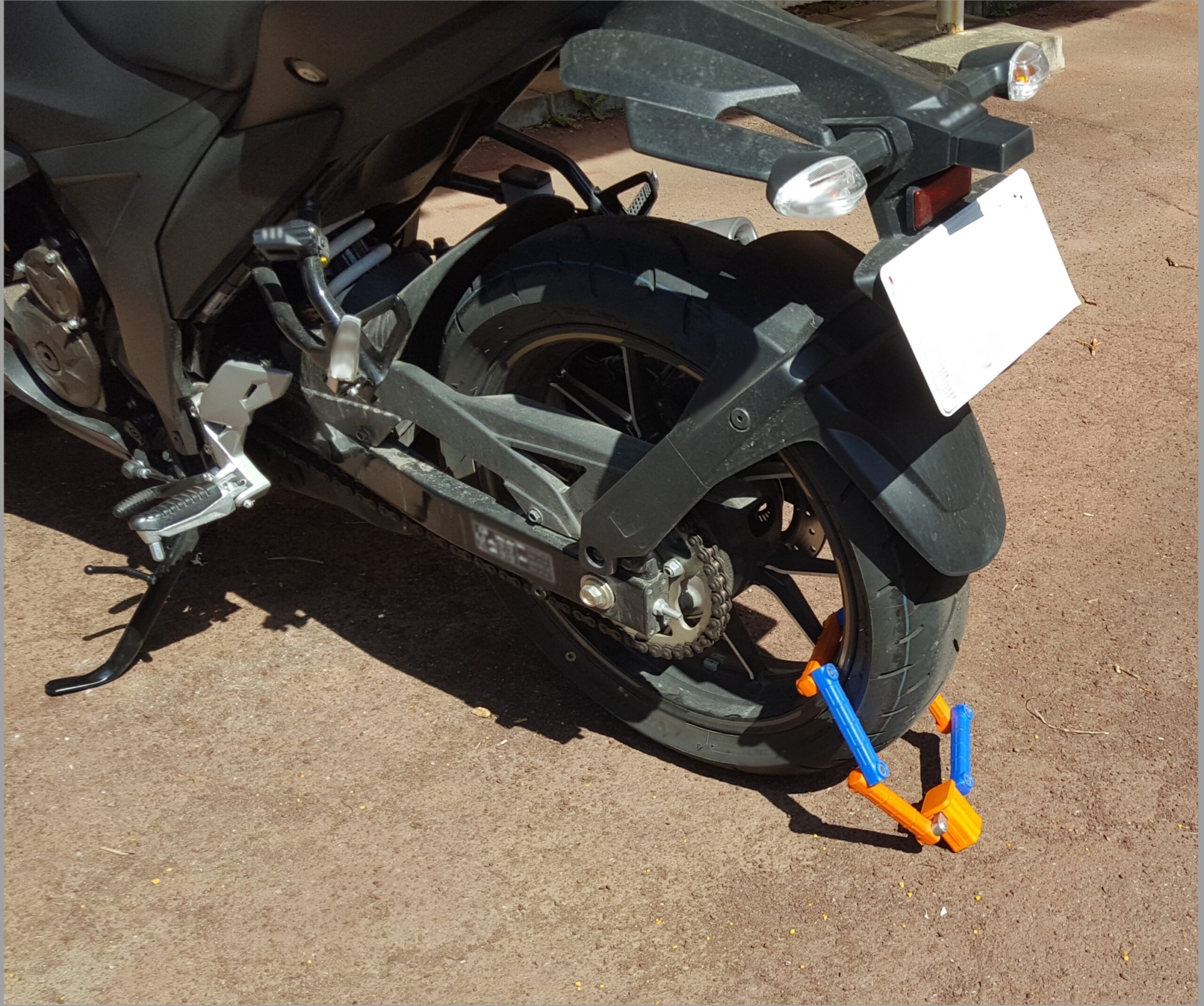 人気定番 タクボ物置 バイクシャッターマン 床付き 一般型 標準型 BS-1826 自転車 バイクの盗難対策に バイクガレージ